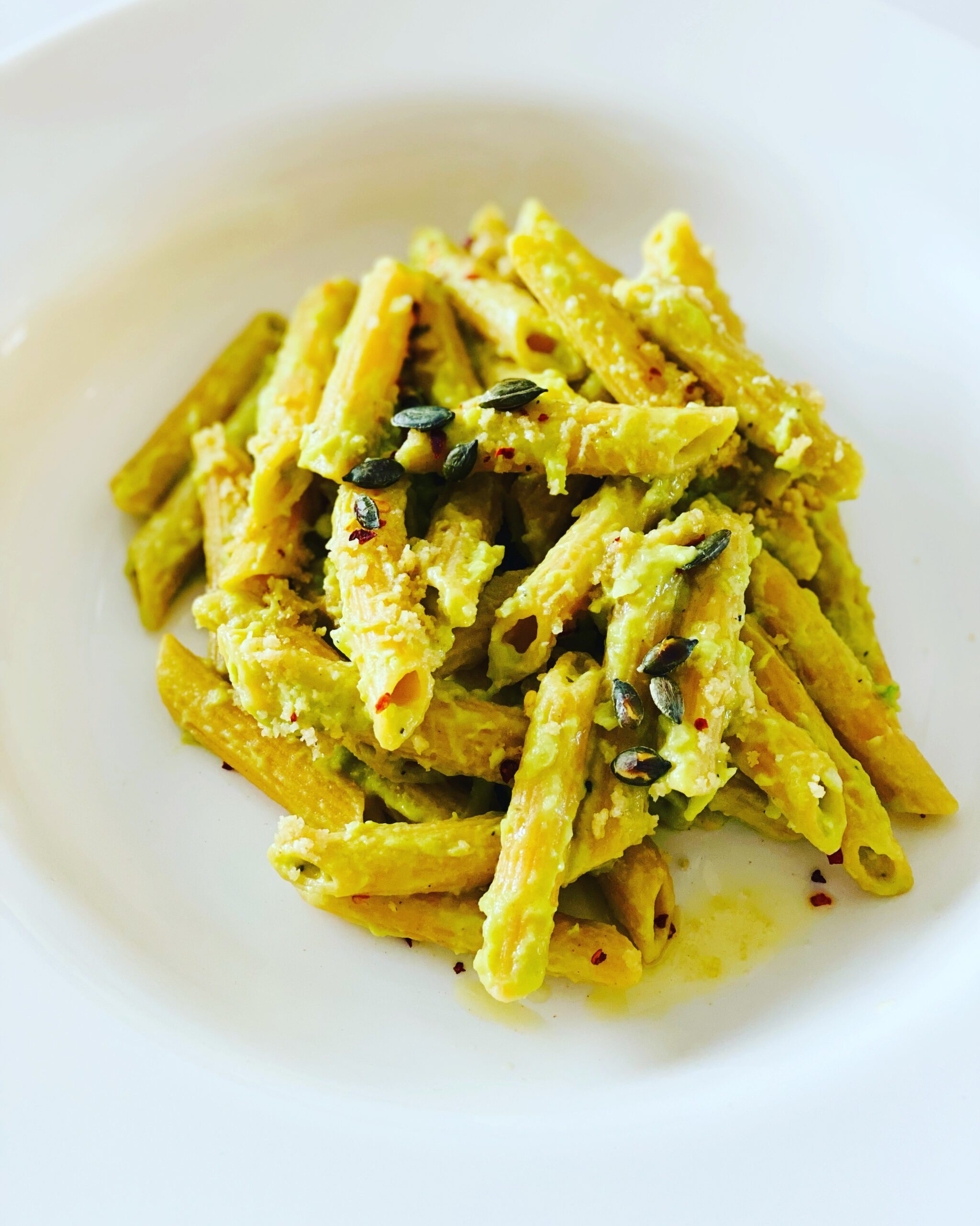 Penne rigate cu avocado